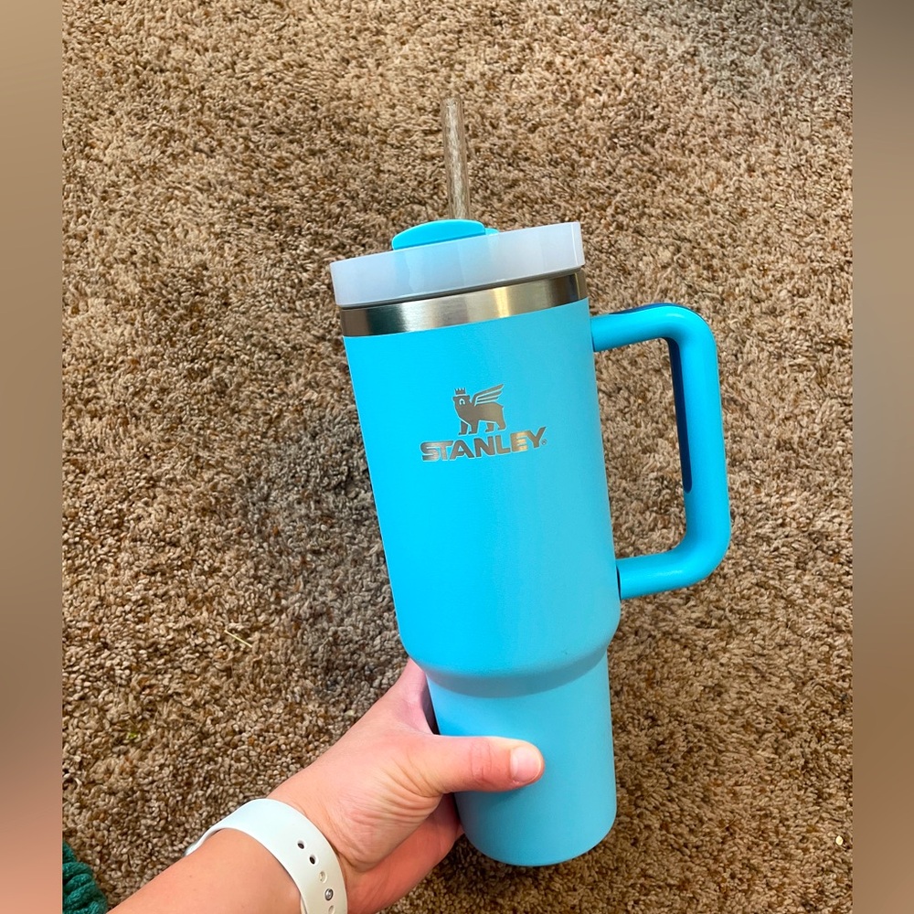 🛑SOLD🛑Tropical Turquoise 40oz Stanley. Used in good condition